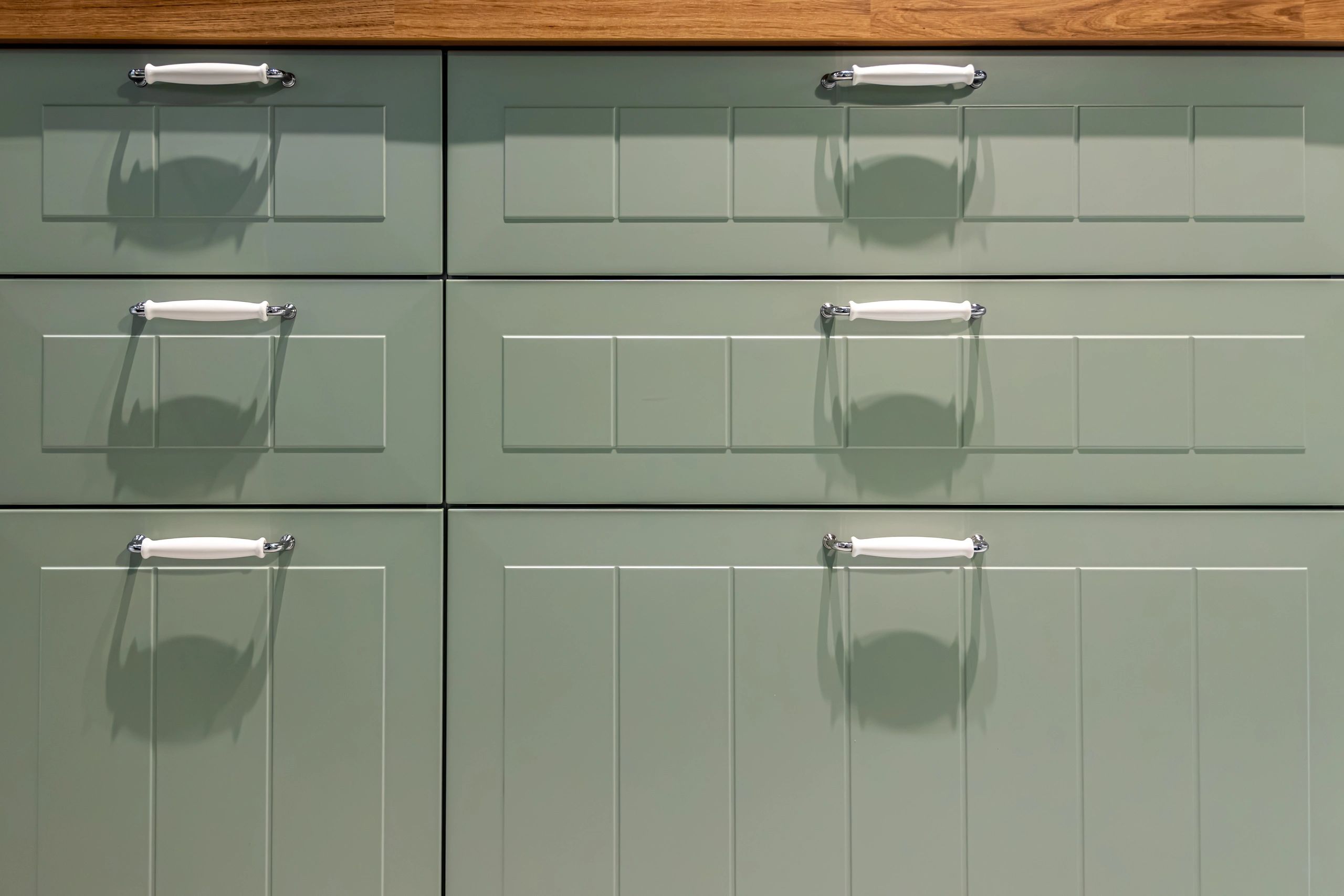 Kitchen cabinetry with stylish cabinet handles