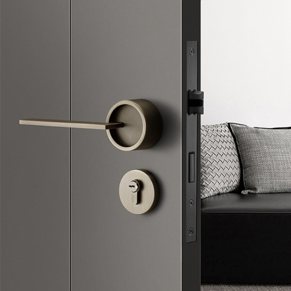 American Retro Round Door Handle and Lock Set